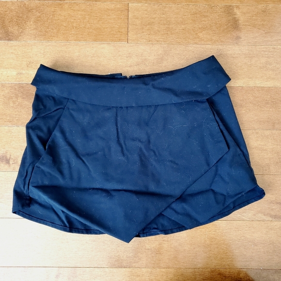 Aritzia Talula black skort - Picture 3 of 6